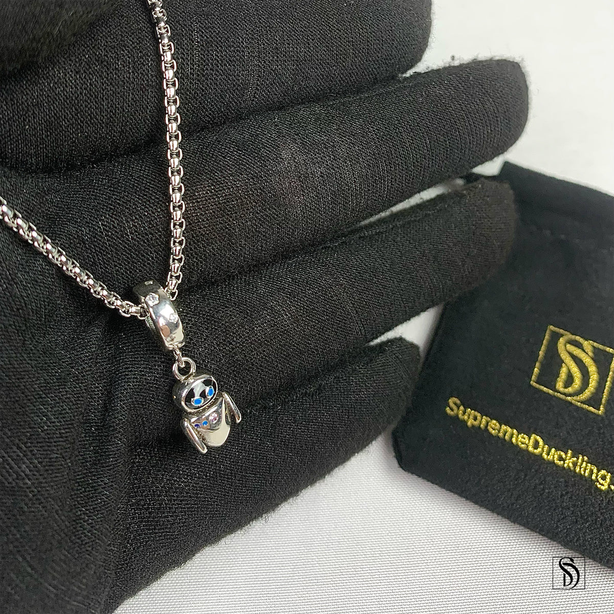 EVE Pendant Necklace