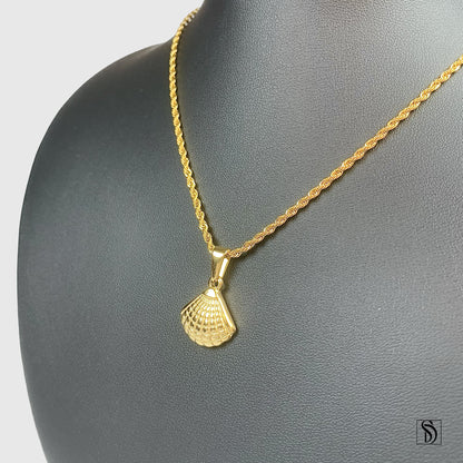 18K Gold Sea Shell Pendant Necklace