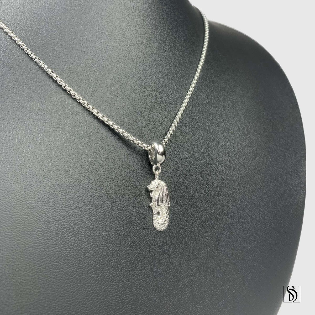 Silver Merlion Pendant Necklace