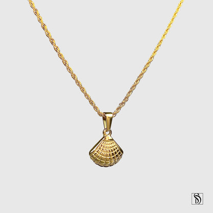 18K Gold Sea Shell Pendant Necklace