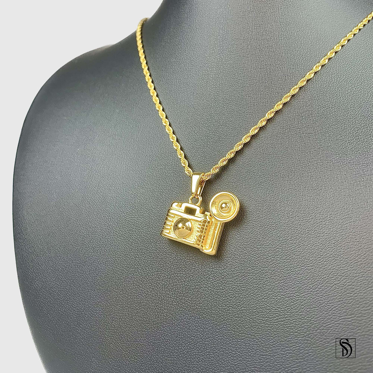 Gold Insta Camera Pendant Necklace
