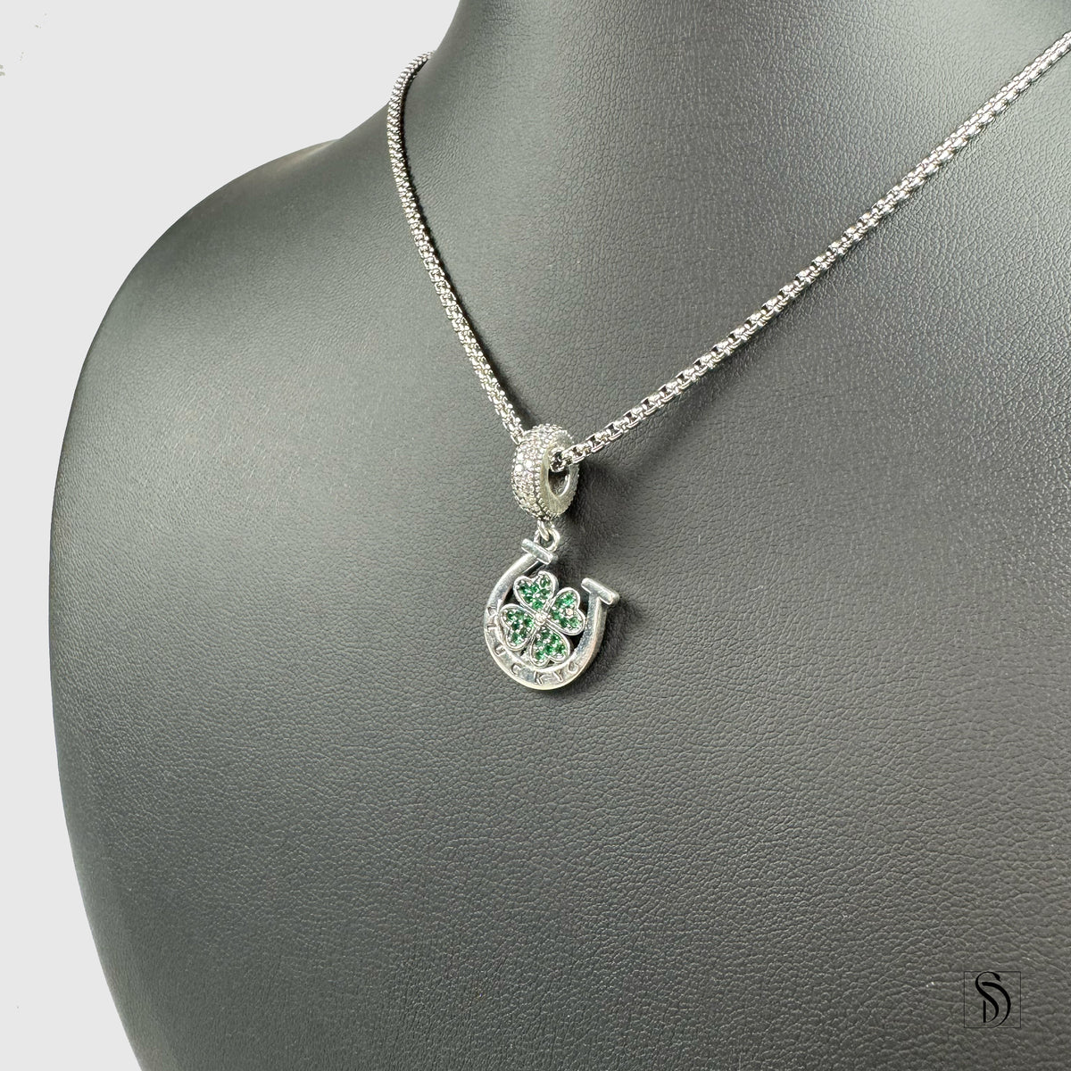 Lucky Four Leaf Clover Horse Shoe Pendant Necklace