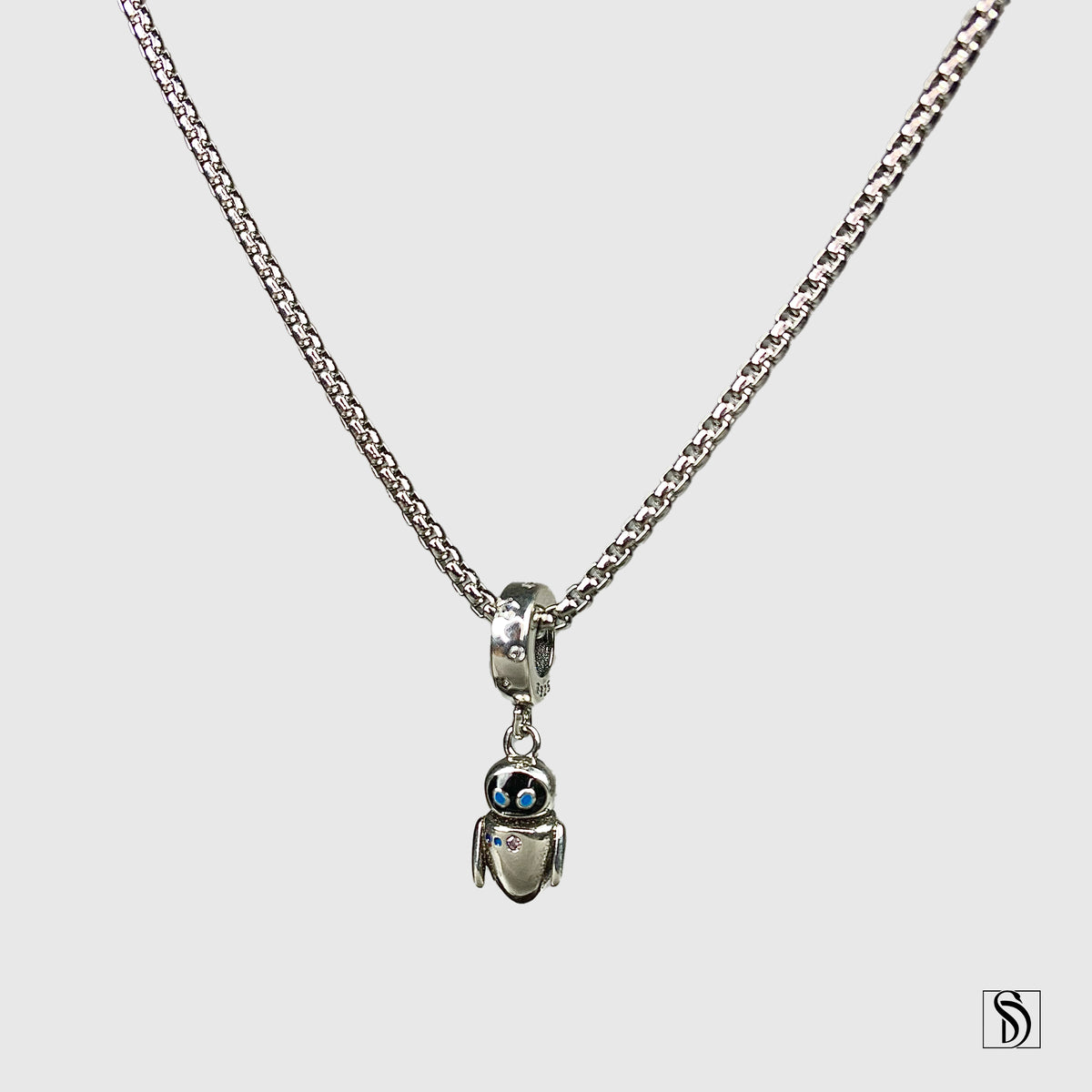 EVE Pendant Necklace