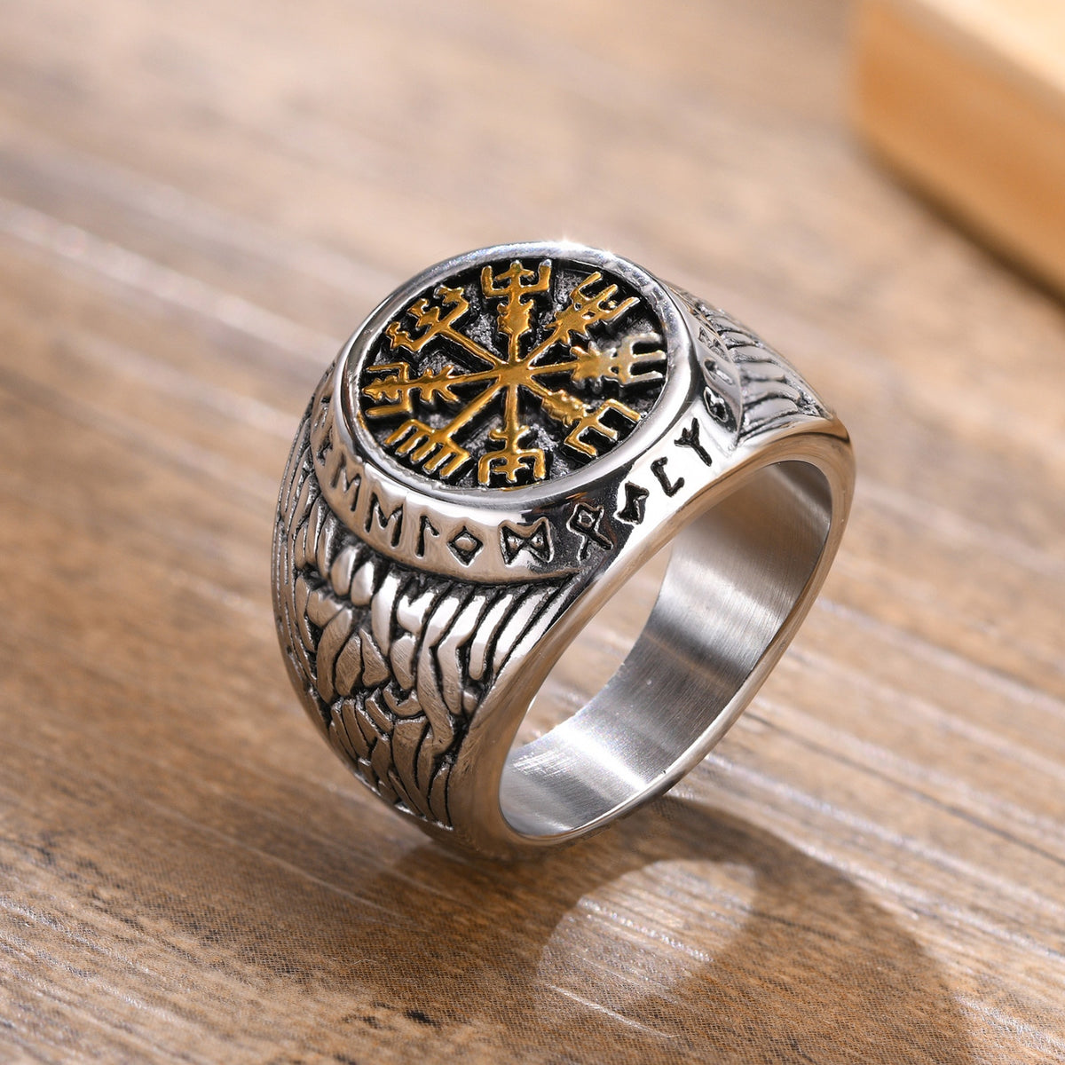 R3 Rune Compass Ring