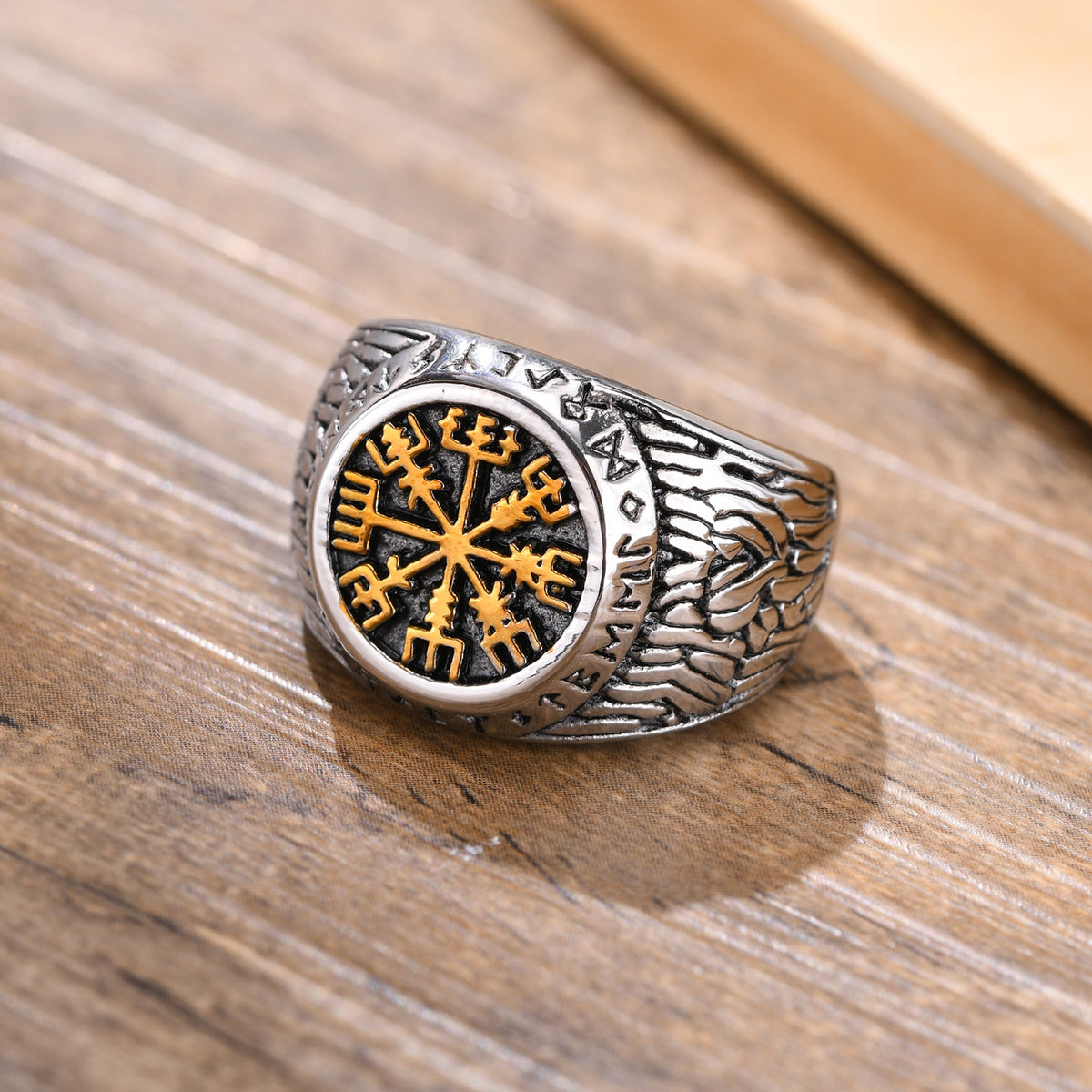 R3 Rune Compass Ring